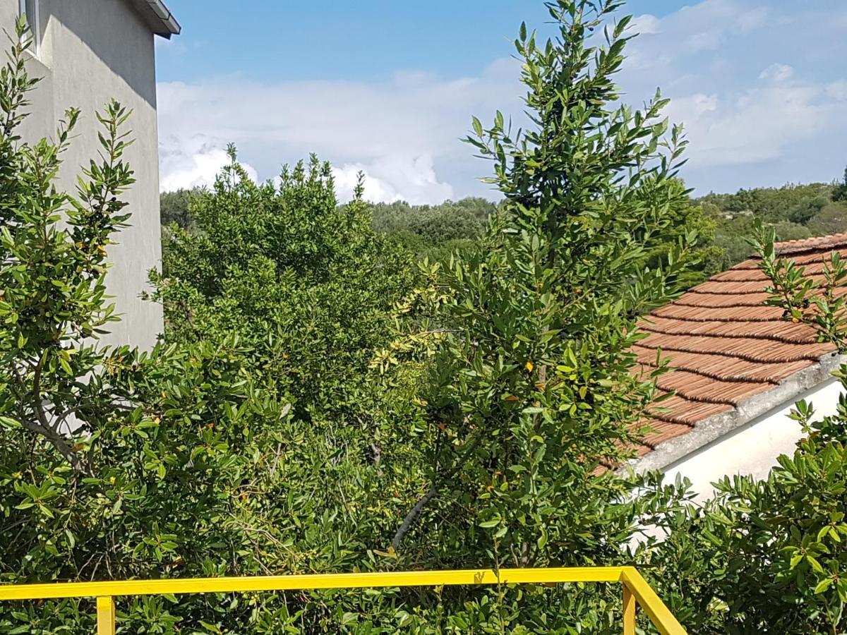 Extra Spacious Seaview Apartments Close To The Beach, With Large Terraces And Free Wi-Fi & Ac & Bbq & Parking Space Sali Exterior photo
