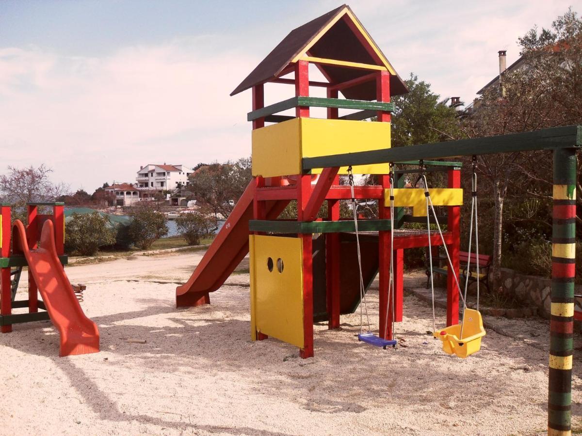 Extra Spacious Seaview Apartments Close To The Beach, With Large Terraces And Free Wi-Fi & Ac & Bbq & Parking Space Sali Exterior photo