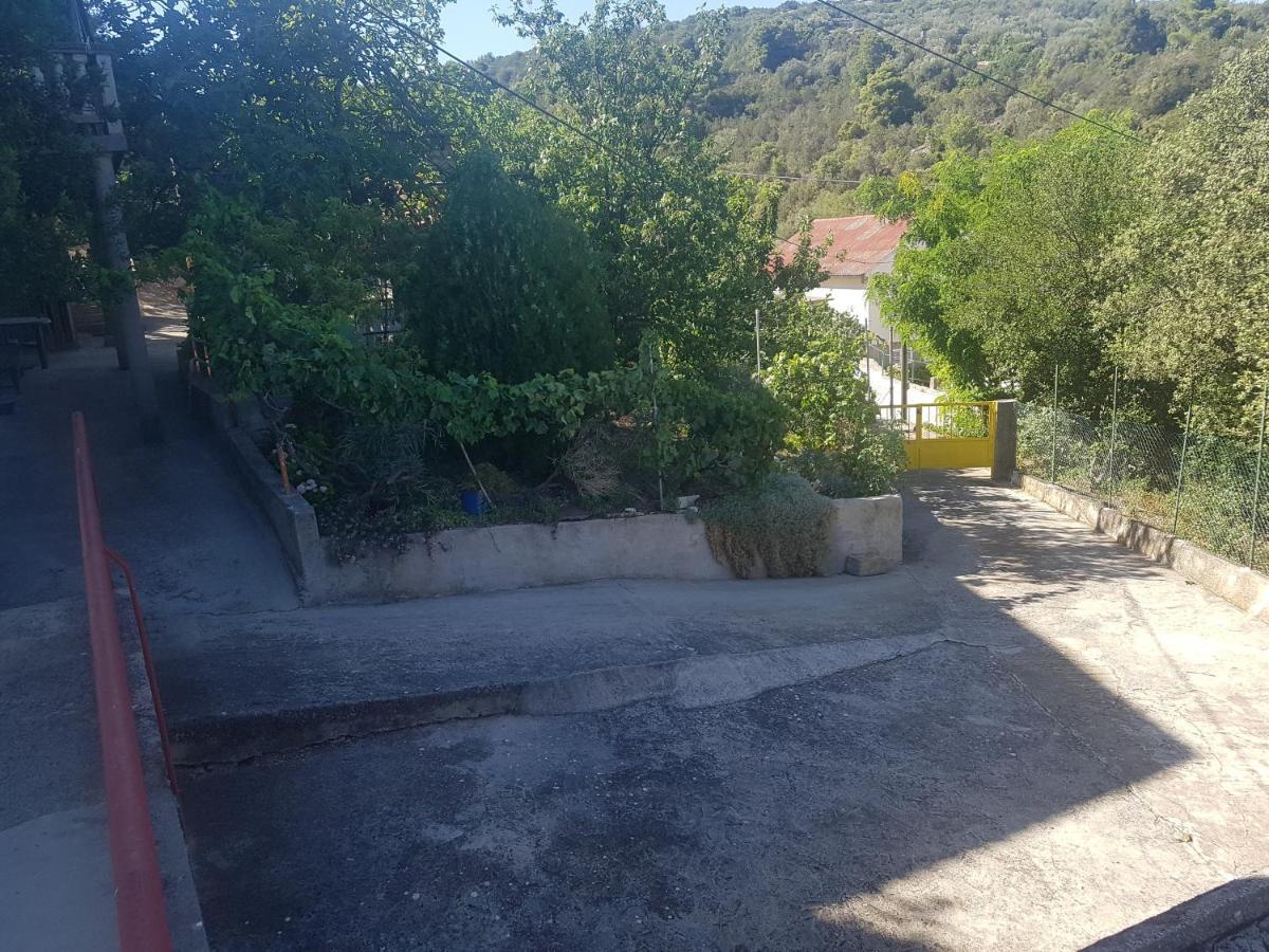 Extra Spacious Seaview Apartments Close To The Beach, With Large Terraces And Free Wi-Fi & Ac & Bbq & Parking Space Sali Exterior photo